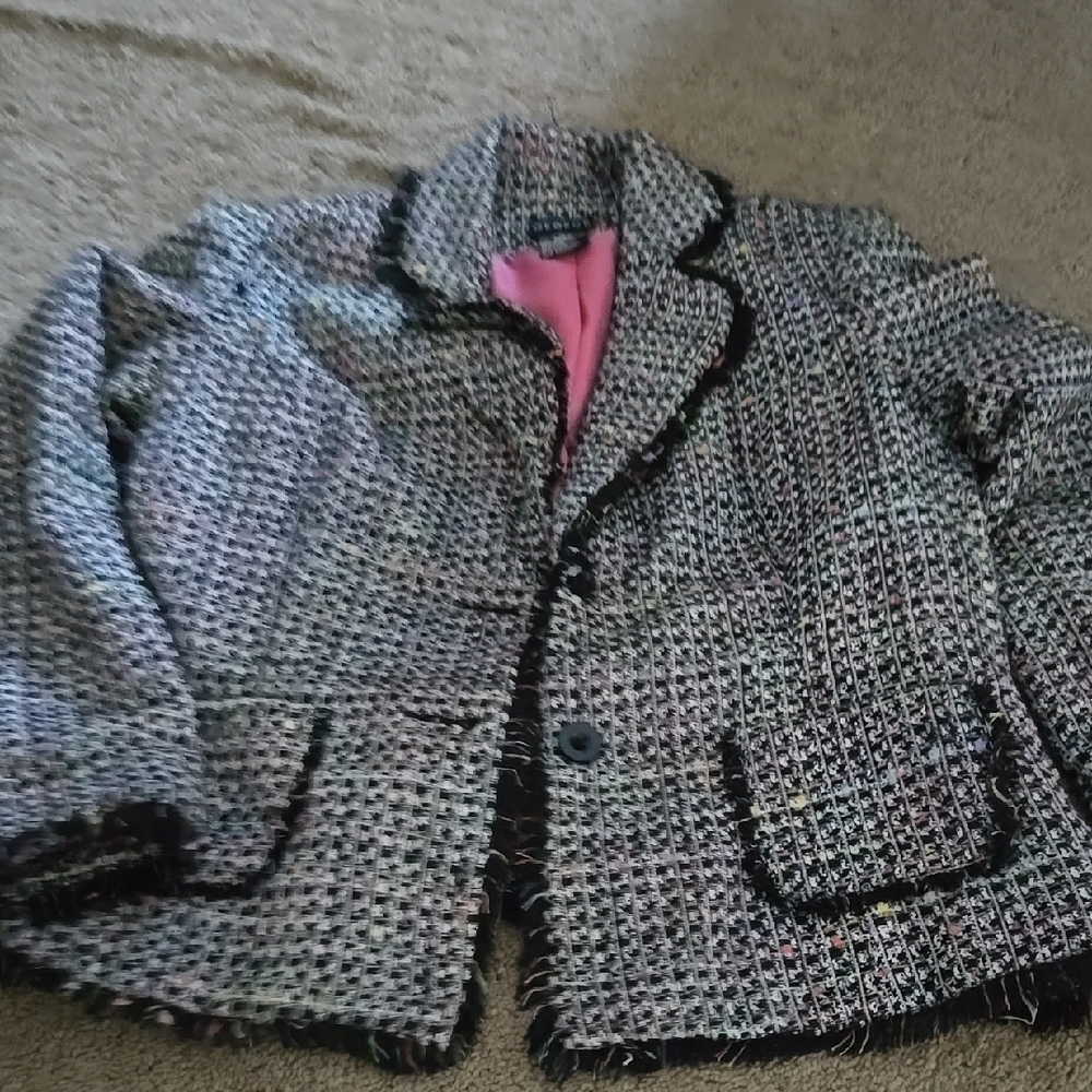 Stylish Tweed Jacket with Pink Lining